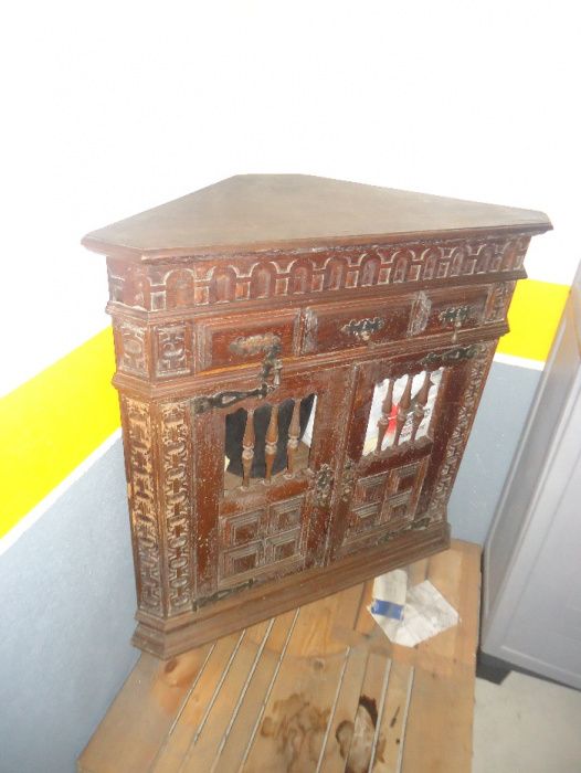 Vende-se móvel para restauro