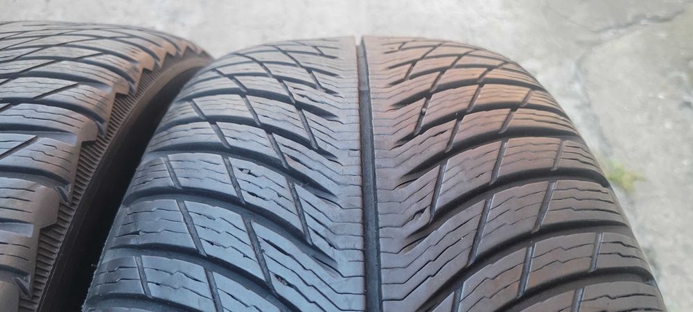 235 / 60 R  18   Michelin / Zima