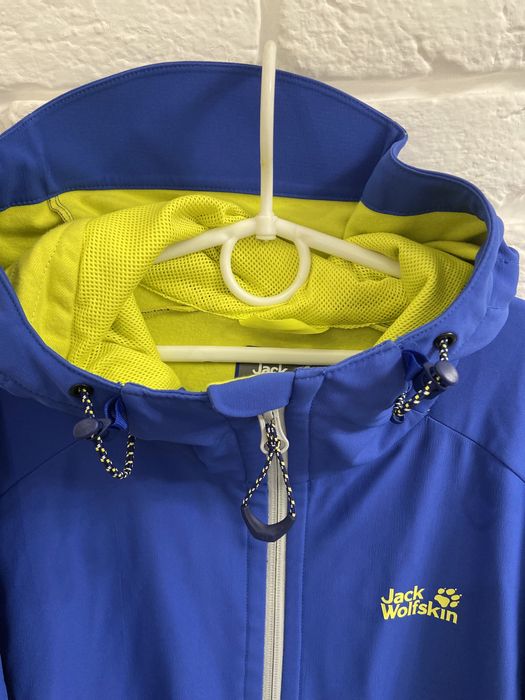 Куртка ветровка Jack Wolfskin. Размер L