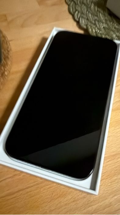 iPhone 16 Pro Max - Preto