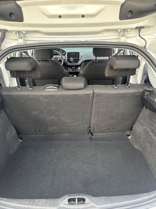 Продаю авто Peugeot 208 2016