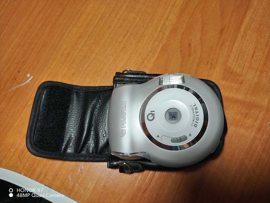 Fujifilm Q1, +карта памяти, редкий.