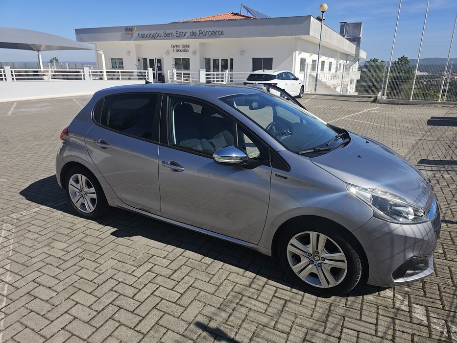 Peugeot 208 1.2 gasolina — photo 2
