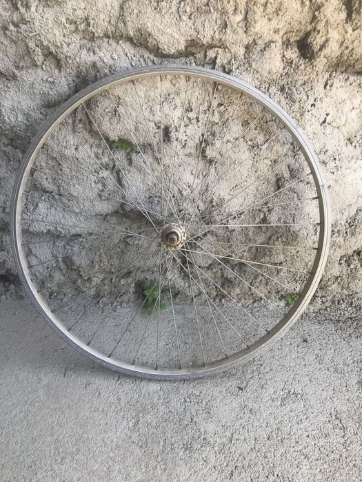 Aros mais pneus de bicicleta.