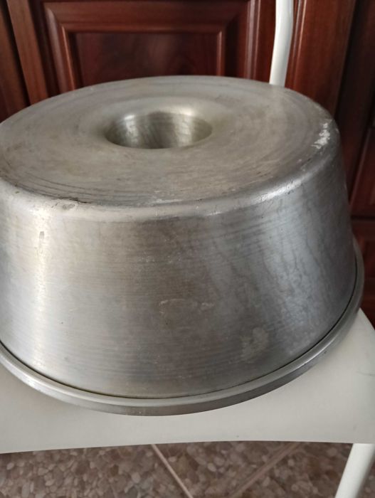 Conjunto de tacho, panela e forma grande de bolos
