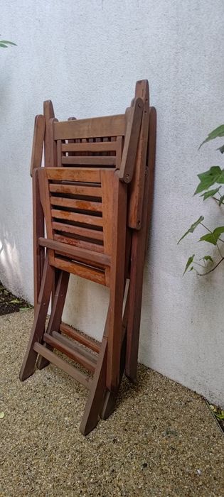 2 cadeiras de exterior e mesa dobráveis