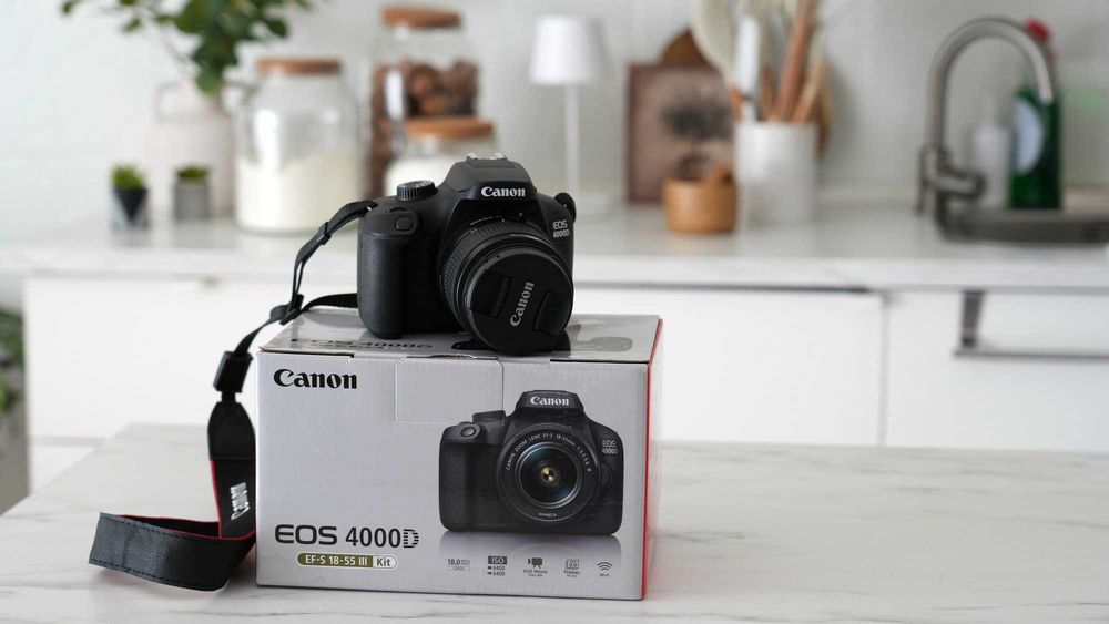 Canon EOS 4000D + lente 18-55mm | Praticamente nova