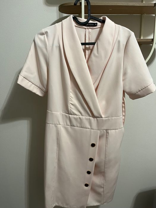 Sukienka elegancka pudrowy róż