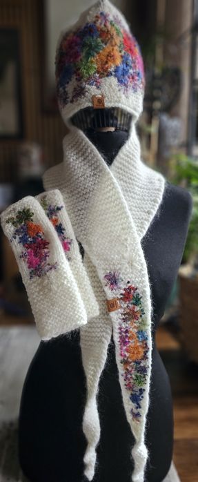 Czapka szalik rękawiczki handmade haftowane kwiaty