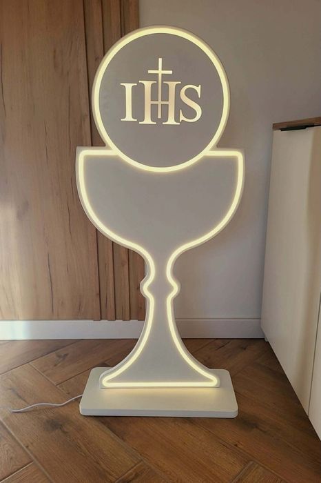 Kielich LED na komunię Dekoracja Atrakcją na imprezę