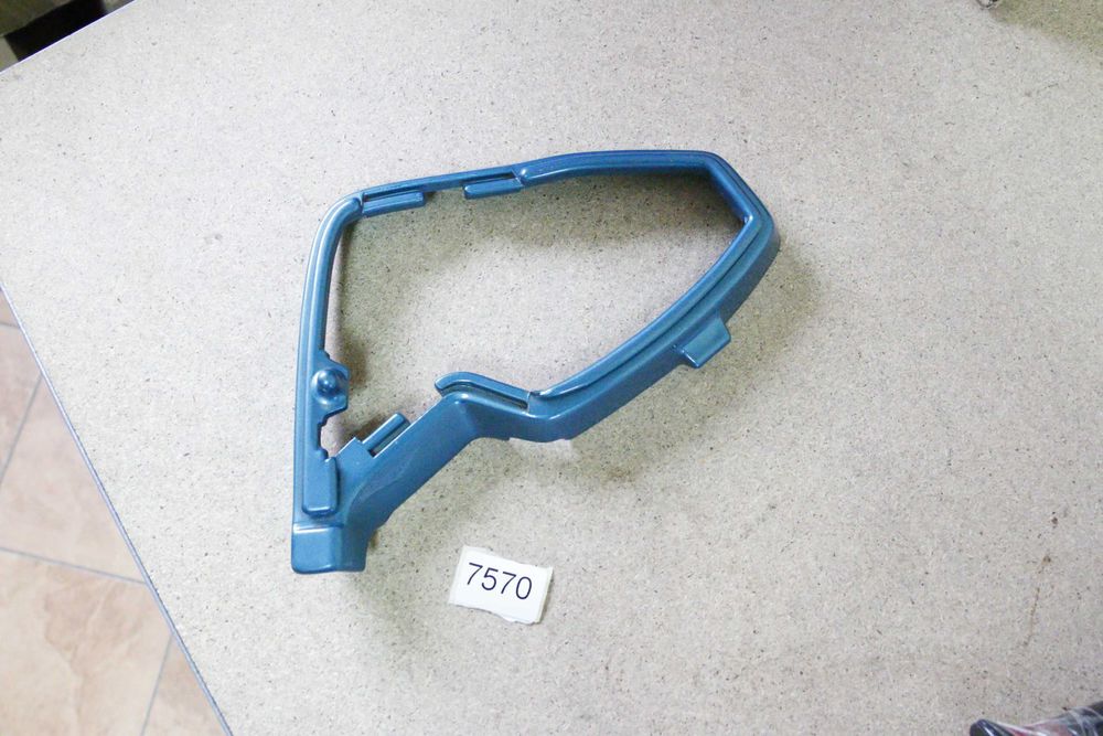 7570 Ramka lusterka lewa Honda Goldwing GL1500