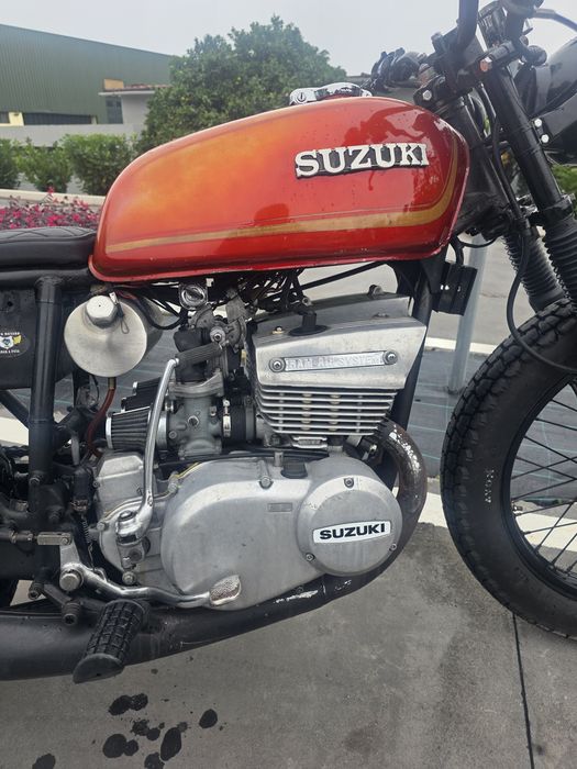 Suzuki gt 380 cafe racer