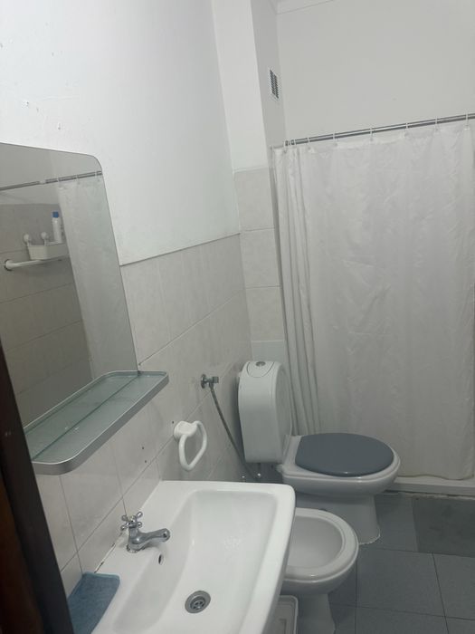 Quarto mobiliado para casal c/s filho no Barreiro