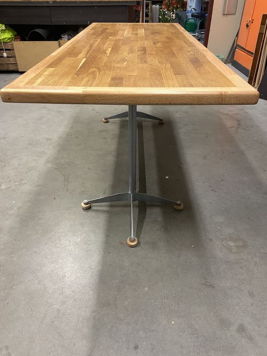 Stół dębowy odrestaurowany, podstawa- klasyk PRL