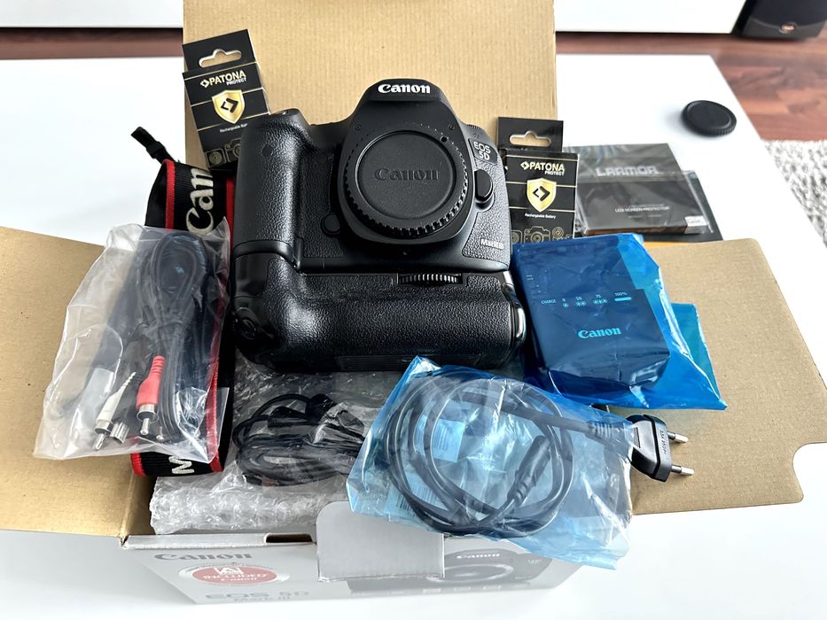Canon EOS 5D Mark III - KOMPLET + battery Grip - stan idealny !