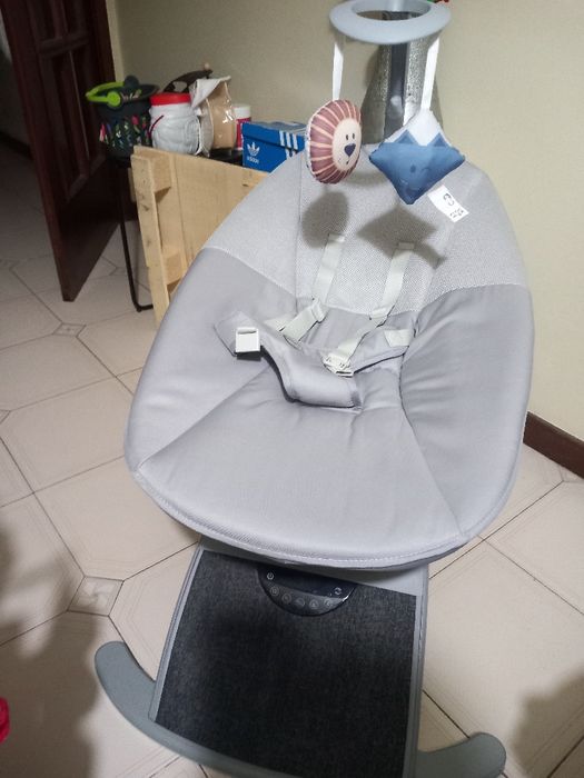 Cadeira chicco..com movimento e som ..completamente nova..