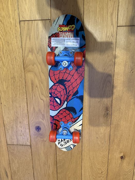 Deskorolka spider man  marvel plus ochraniacze gratis