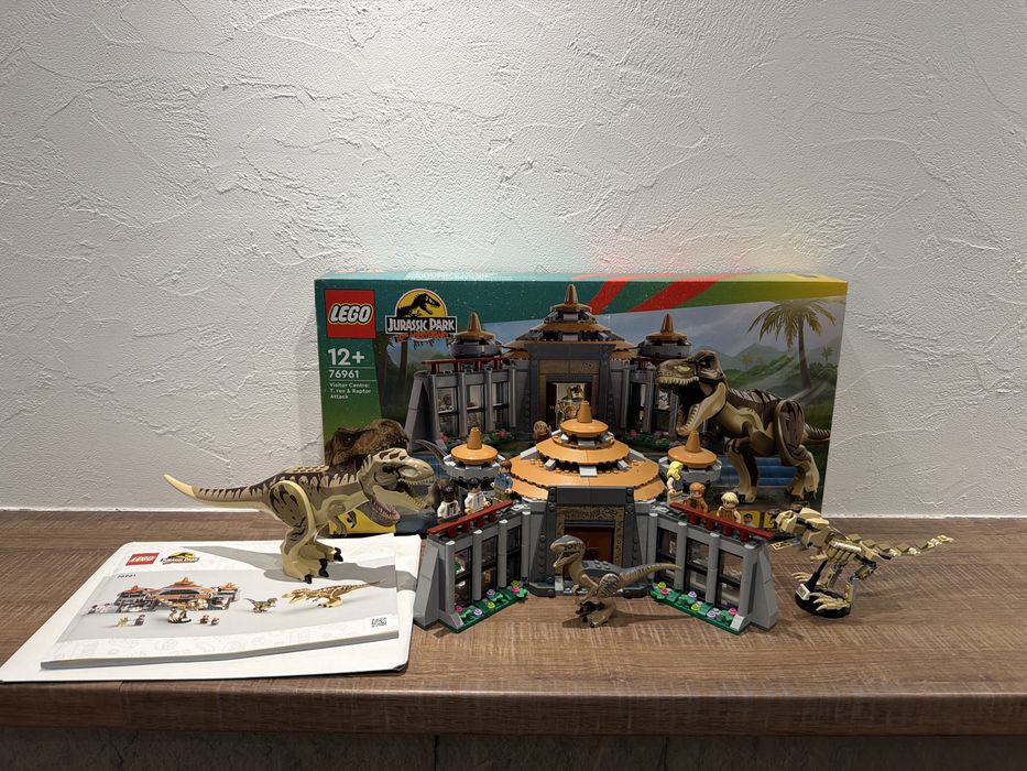 LEGO 76961 Klocki JURASSIC WORLD Centrum dla odwiedzających Atak Tyranozaura i Raptora Oryginal