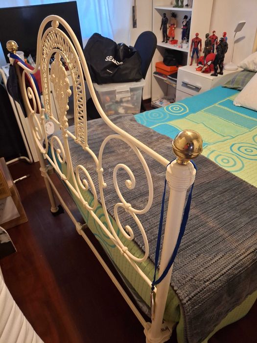 Cama de Ferro Antiga com colchão 190x120 cm