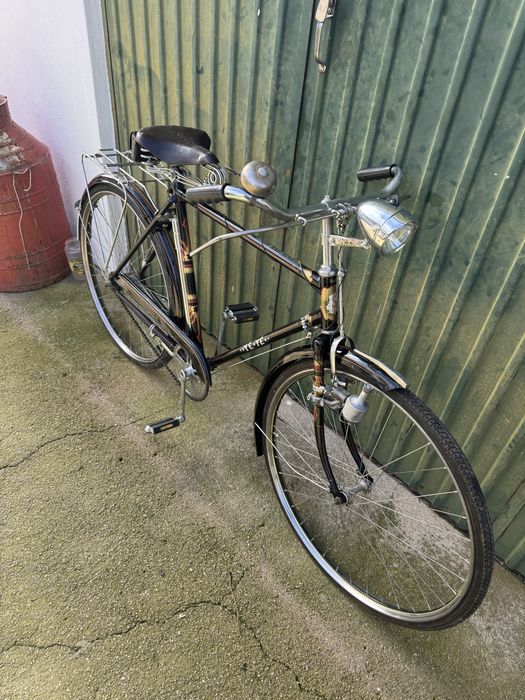 Bicicletas pasteleleira e militar suica
