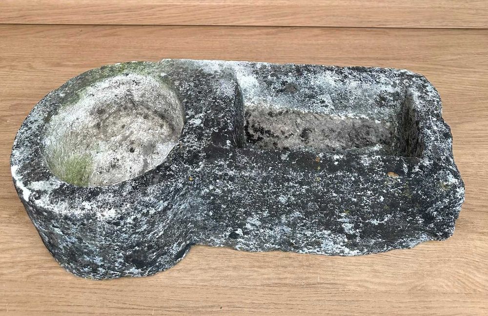 Pia de pedra maciça comedouro mais bebedouro