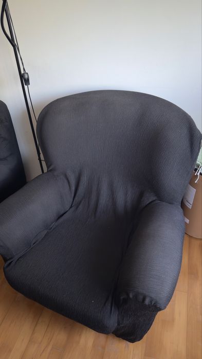 Sofá de 2 lugares + 2 Poltronas – 50€