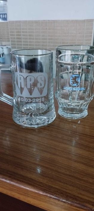 Copos,  canecas e chávenas novas e como novas