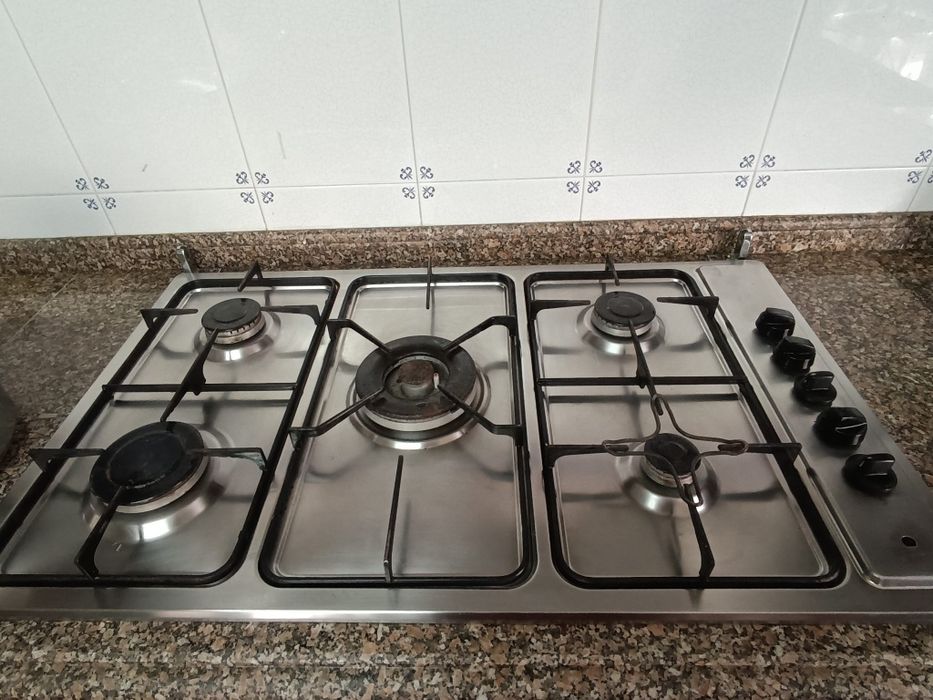 Placa a gás com 5 bocas + tampa de vidro