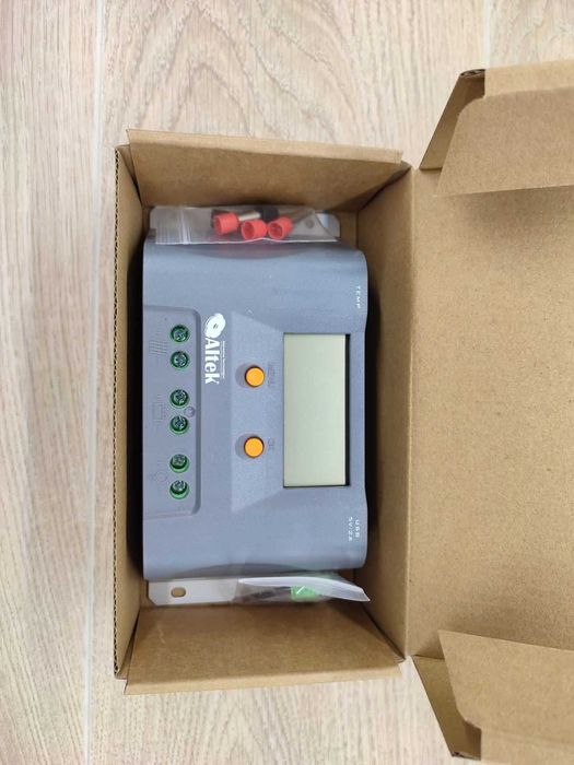 Контроллер солнечных панелей для зарядки аккумуляторов Altek P40A