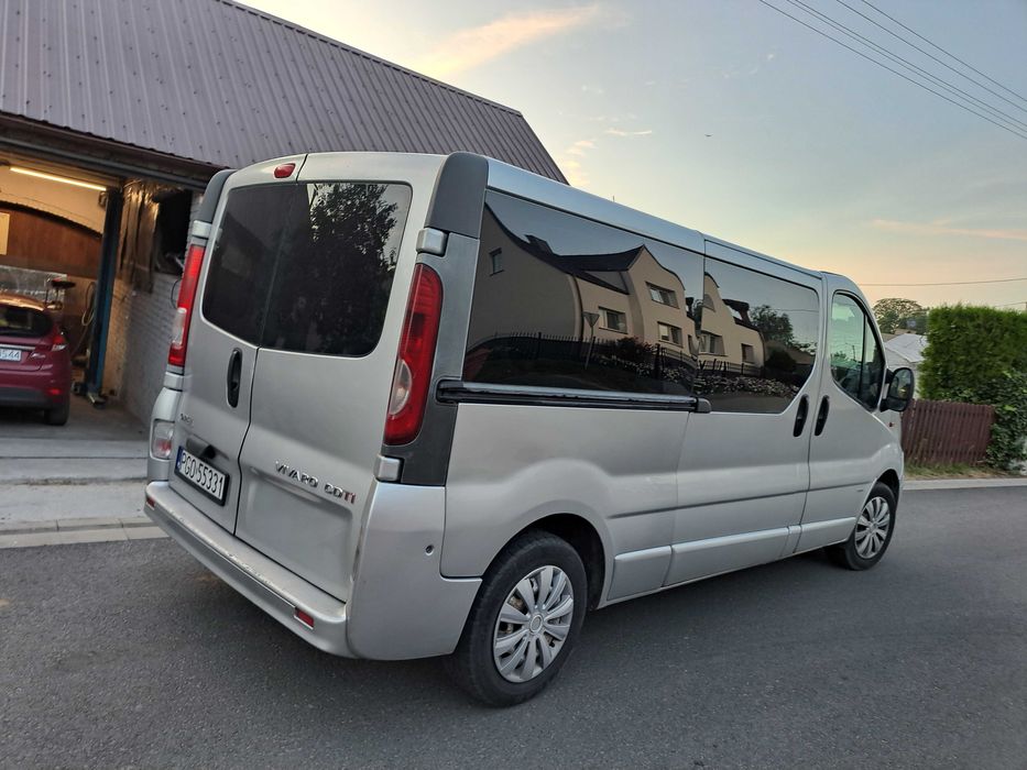 Opel Vivaro 2009 long ,9 osobowy