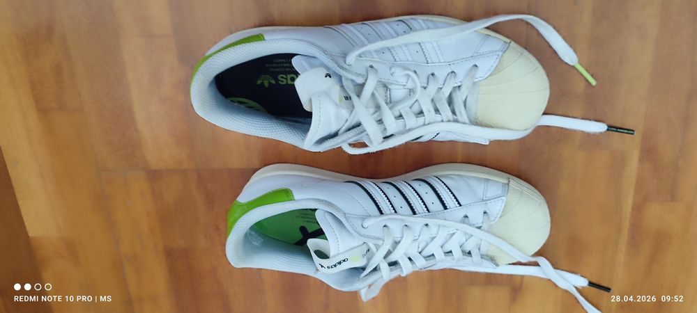 Buty sportowe Adidas, kolor biały.
