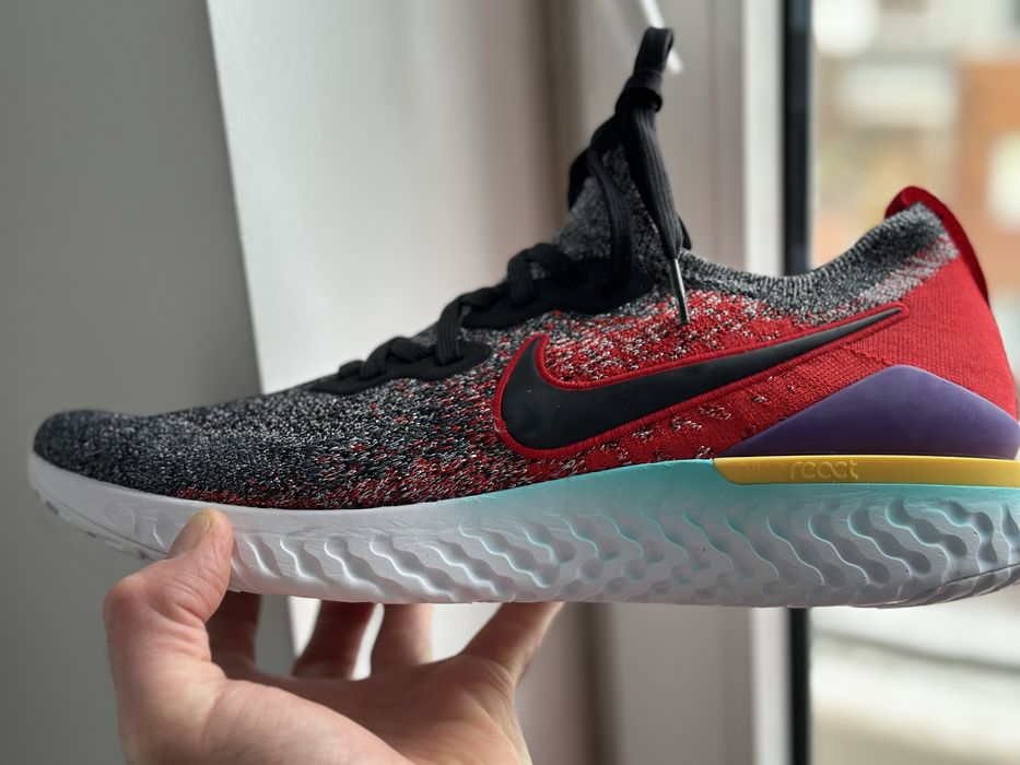 Nike Epic React Flyknit 2