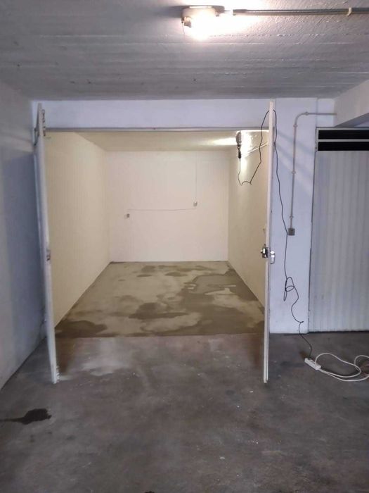 Arrendo Garagem no Entroncametno