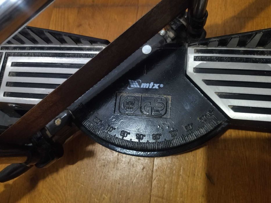 Продам стусло поворотне