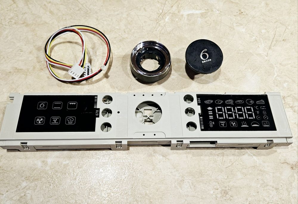 Передняя панель(запчасти)для духовки Whirlpool 6 sence