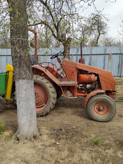 продам трактор т-25.