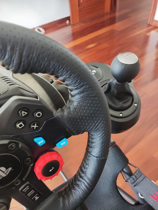 Playseat + Logitech G29 kit