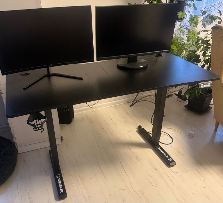 Biurko Gamingowe Ultradesk LEVEL V2 140cm Regulacja wysokości