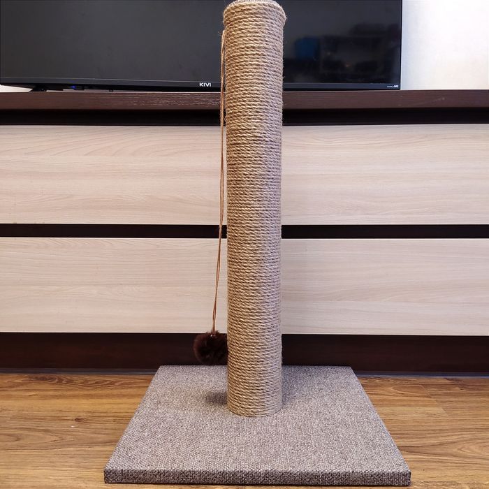 Стійка та надійна Кігтеточка .товстий стовп,широка  основа,когтеточка