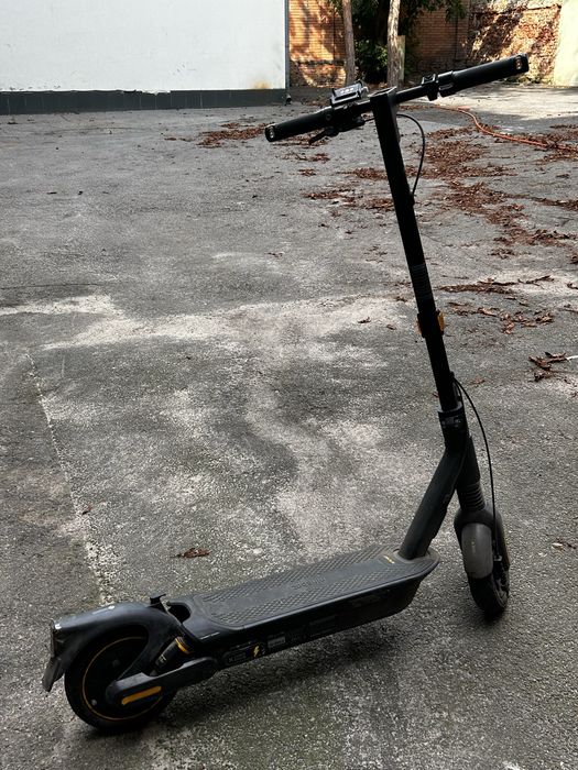 Електросамокат Segway Ninebot MAX G2 E