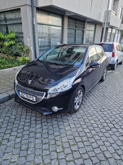 Peugeot 208 1.6 VTi (120cv) – Conforto, estilo e fiabilidade!