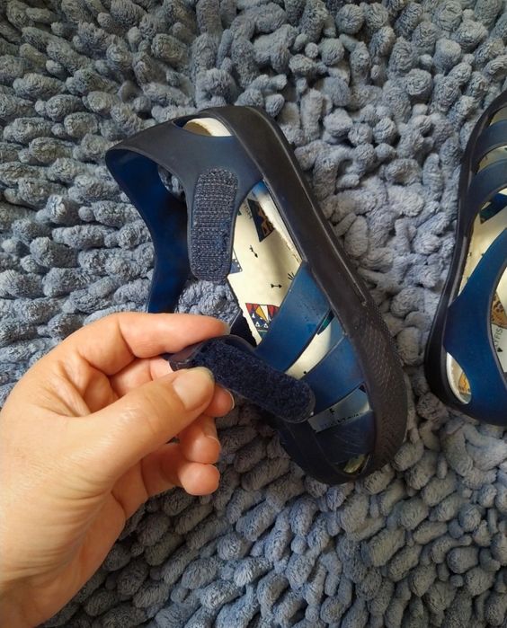 Sandálias Zippy tamanho 21