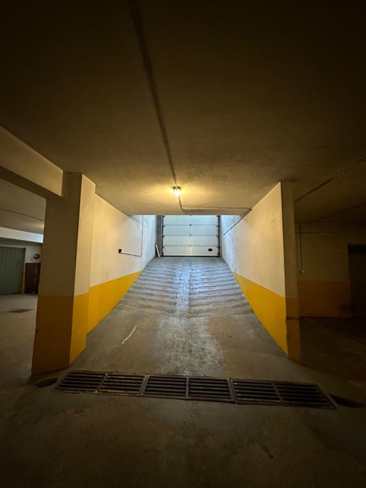 Garagem fechada para arrendamento