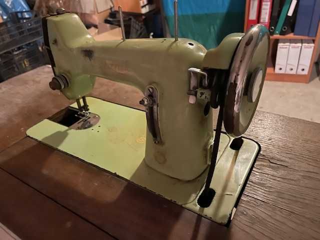 Maszyna do szycia Łucznik