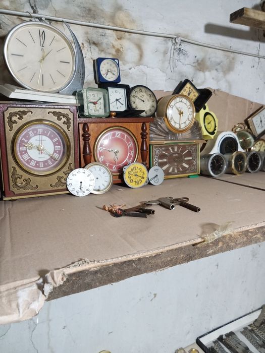 Часы настольные ..