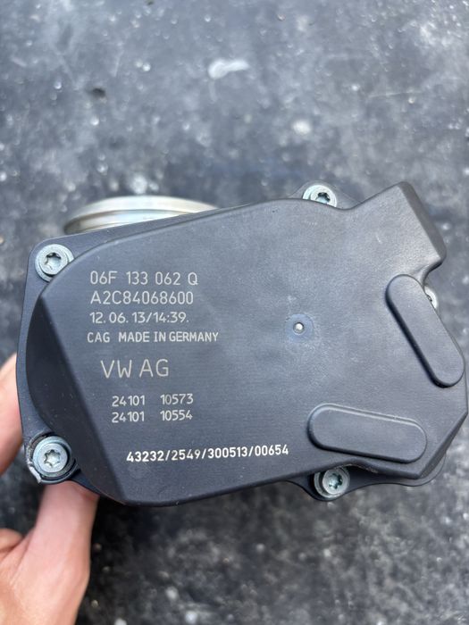 Дросельна заслонка 2.0 TFSI