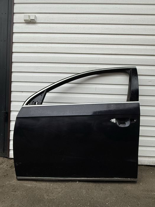 Передня ліва дверка Пасат б7