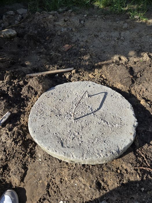 Dekiel studni właz beton fi600 szambo, zbiornik betonowy