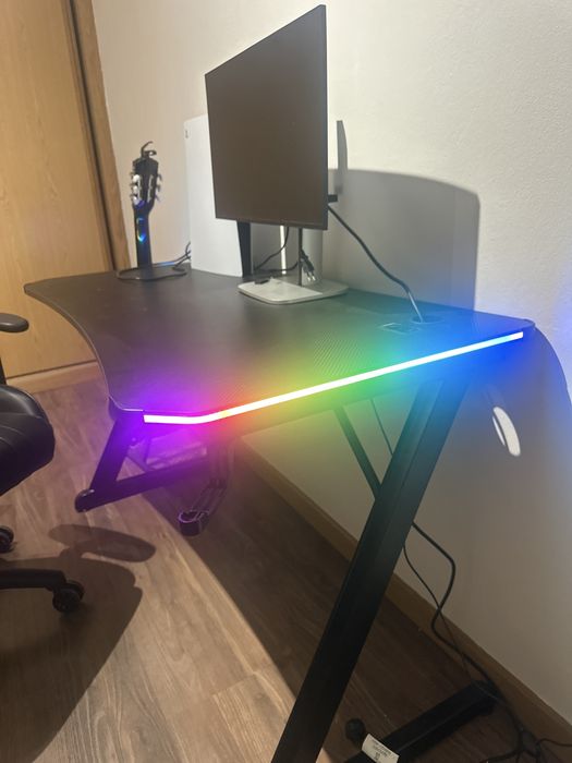 Mesa Gaming Rgb Trust Gxt 709 Luminus