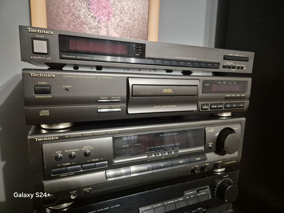 Wieża technics 3 segmenty, oraz pilot. Wzmacniacz,  CD, Tuner